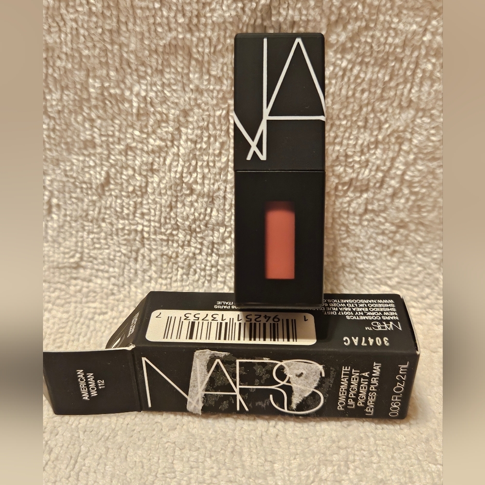 NARS Powermatte Lipstick in American Woman 112